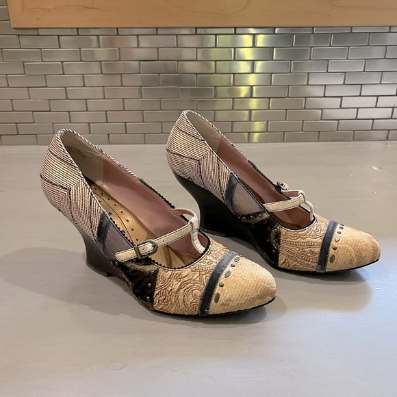 Kenzie Embellished Wedge Pump, Size 9.5